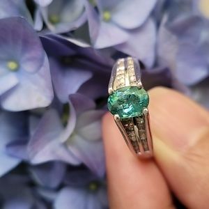 10k vintage aquamarine Or Paraiba  and diamonds ring